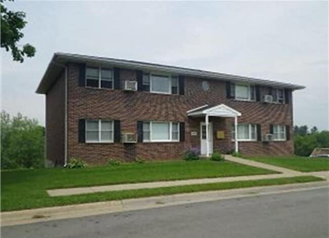 Building Photo - 1490 Tower Dr