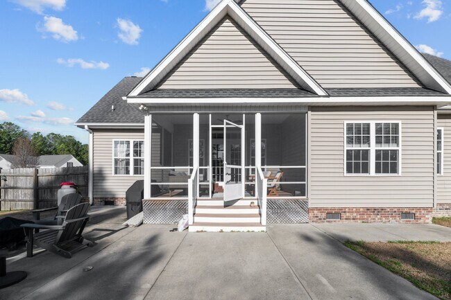 Building Photo - 149 Hilda Dr