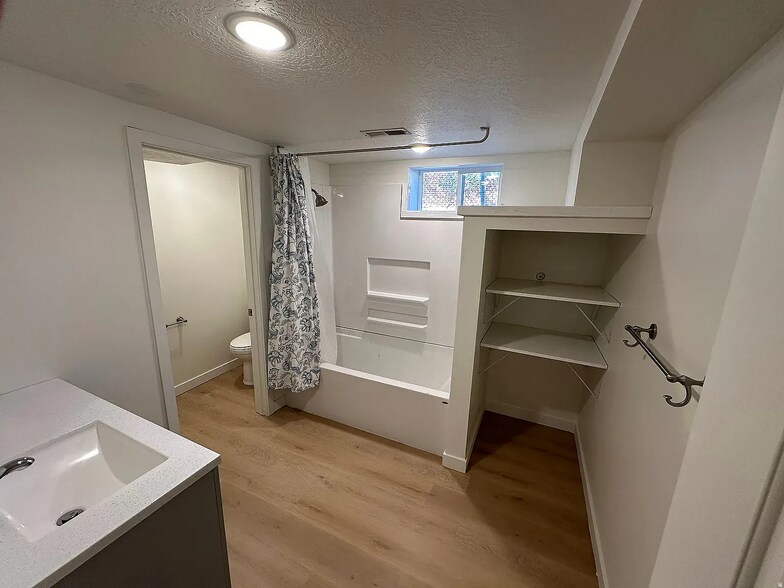 Building Photo - 2577 S 700 E