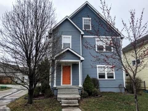 Primary Photo - 921 SW Ovation Dr