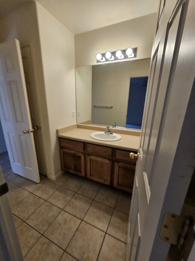 Building Photo - Cozy 1-Bedroom Retreat in the Heart of Saint George
