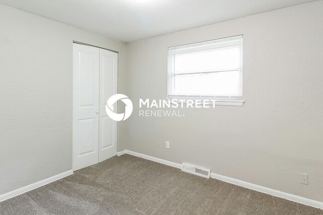 Building Photo - 3 Bedroom Pet-Friendly Home in CLEVELAND, ...