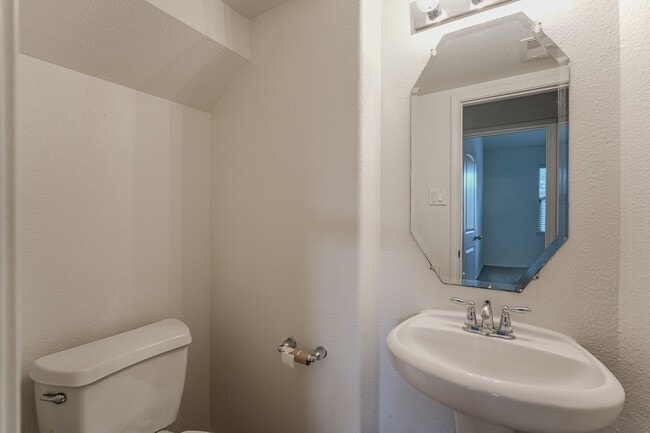 Building Photo - 25507 Marmite Dr