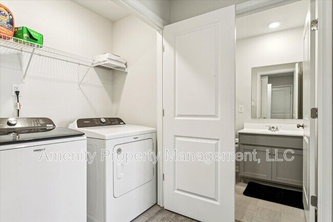 Building Photo - 1529 Stanford Ln