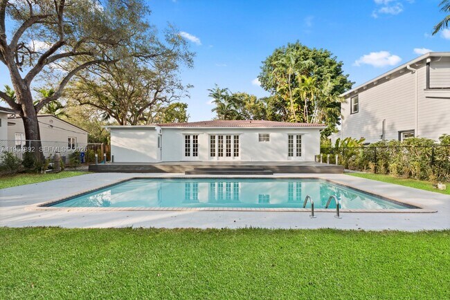 Building Photo - 4080 Hardie Ave