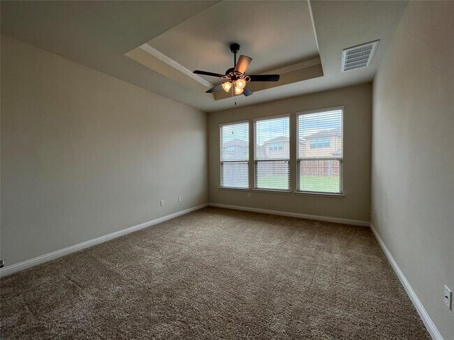 Building Photo - 1325 Meadowsouth Ln