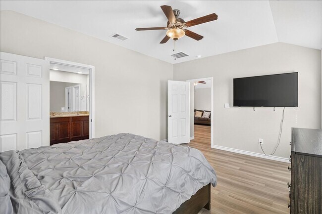 Building Photo - 1638 Comfy Wy