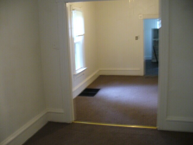 Building Photo - 1217 17th Ave