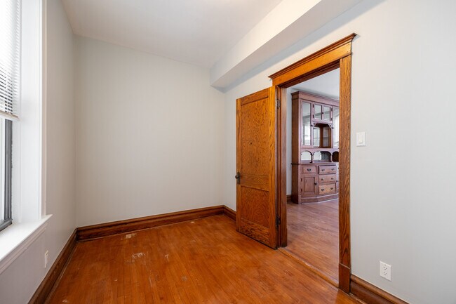 Building Photo - 2519 S Millard Ave