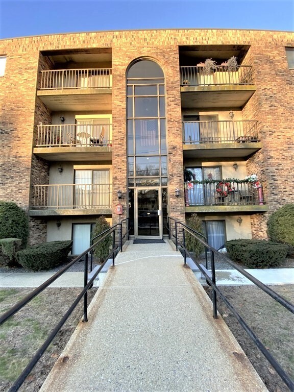 555 Main St 555 Main St Stoneham MA 02180 Apartment Finder