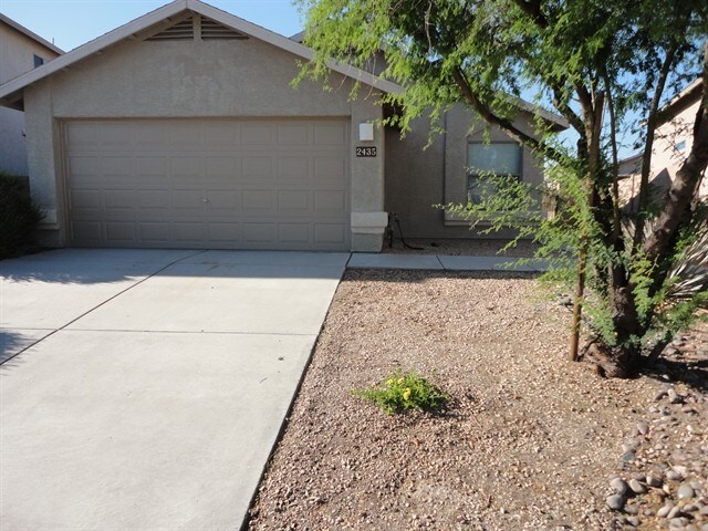 Primary Photo - 2435 W Waterway Pl