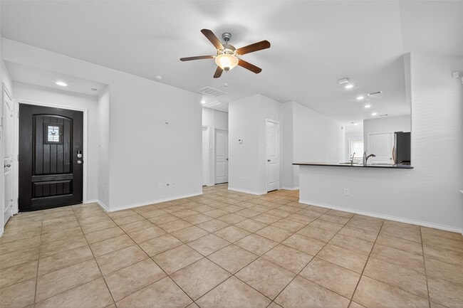 Building Photo - 23764 Via Maria Dr