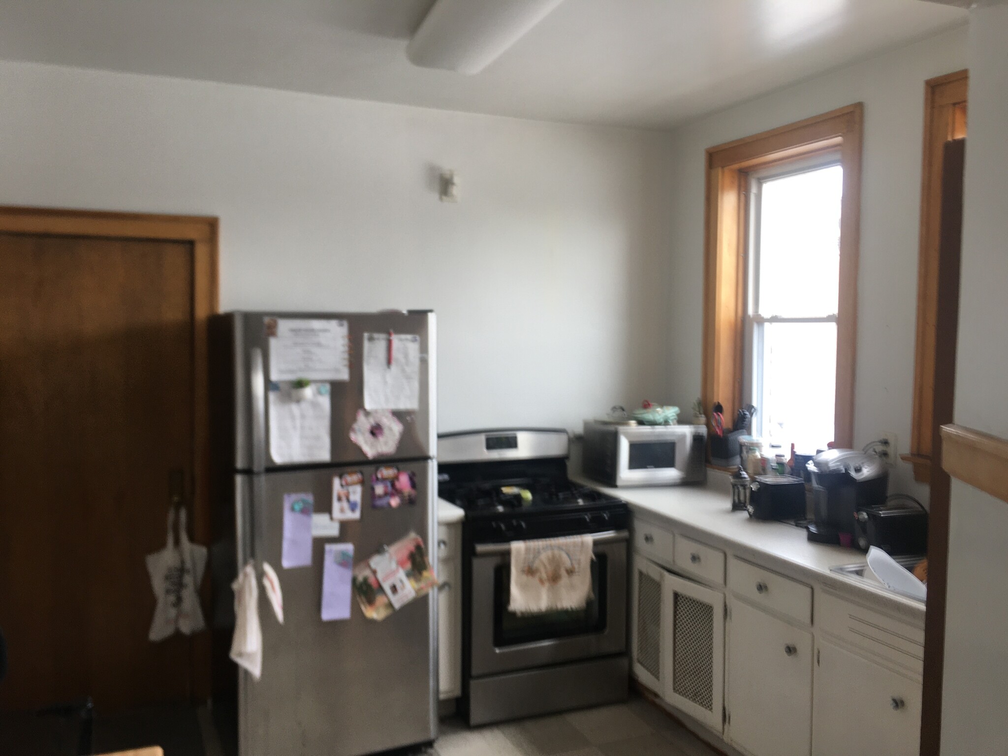 Kitchen - 1218 W Columbia Ave