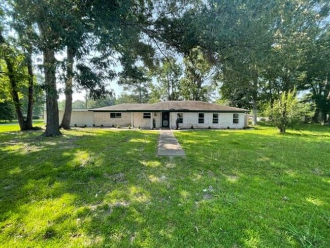 Primary Photo - 511 Aaron St