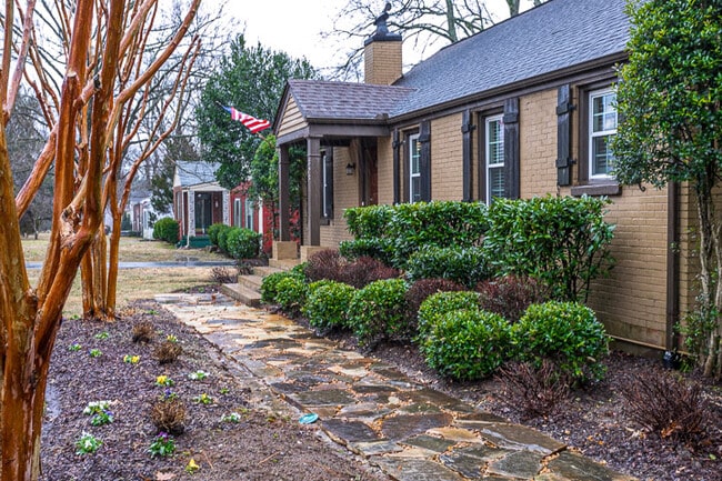 Building Photo - 308 Highland Ave