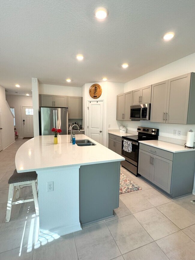 Building Photo - 3 BR/  2.5 BA  Townhome - ANNIES WALK