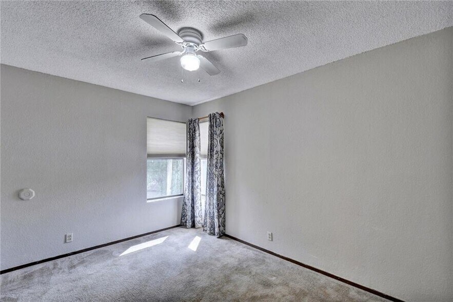 Building Photo - 412 Parkhill Cv