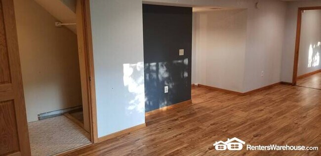 Building Photo - Available Now = 4 Bedroom 2 Bath Updated H...