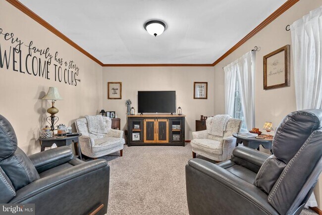 Building Photo - 8805 Rosanne Ct