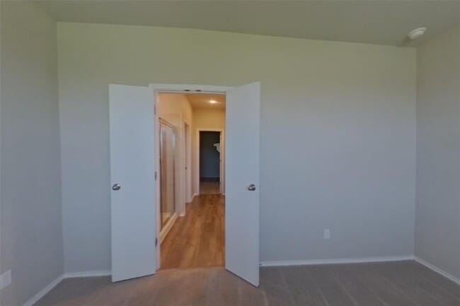 Building Photo - 5200 Saddle Clb Dr
