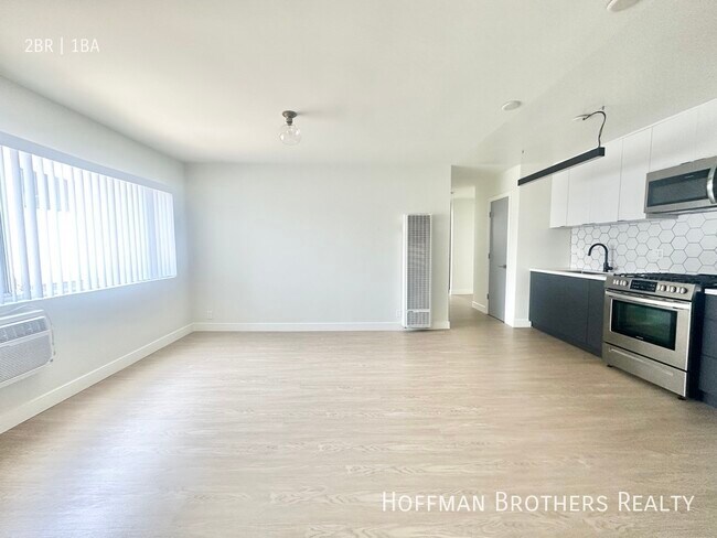 Building Photo - 1811 Tamarind Ave Los Angeles, CA 90028