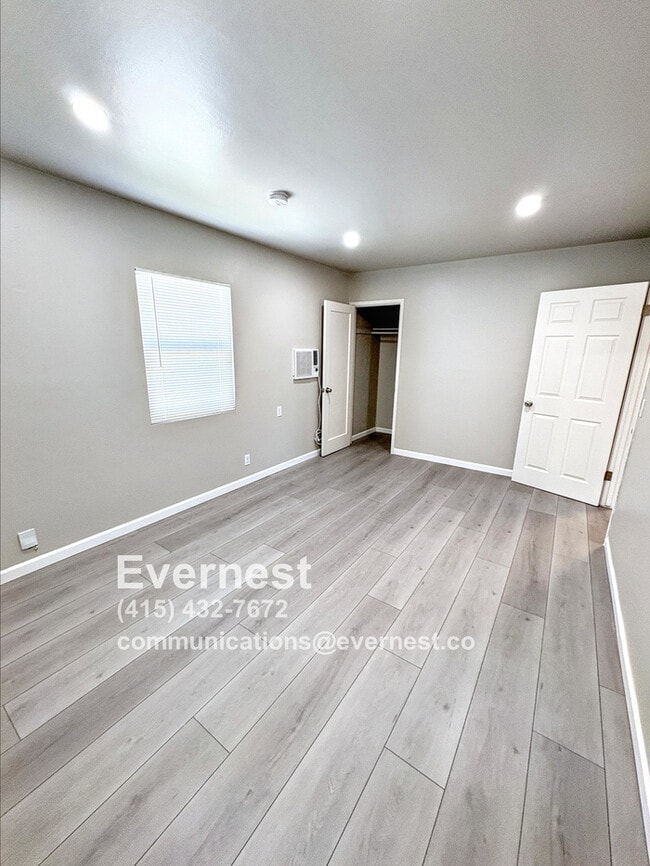 Building Photo - Charming 2-Bedroom, 1-Bathroom House in a ...