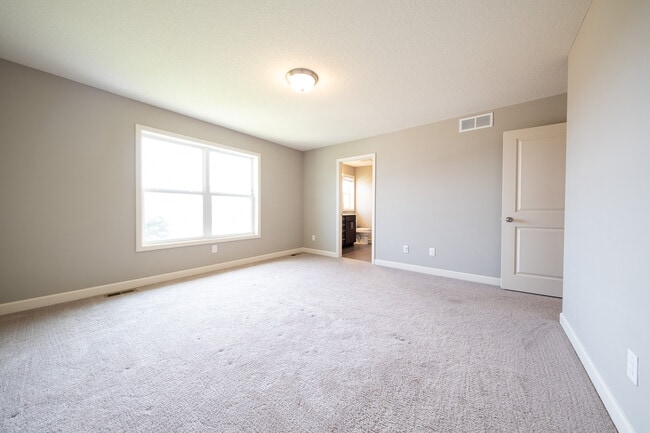 Building Photo - 15742 Everglade Ave