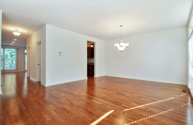 Building Photo - 1802 Admiral Ct