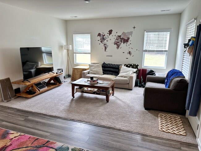 Building Photo - 1002 Rodanthe Dr