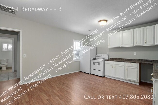 Building Photo - 109 E Broadway