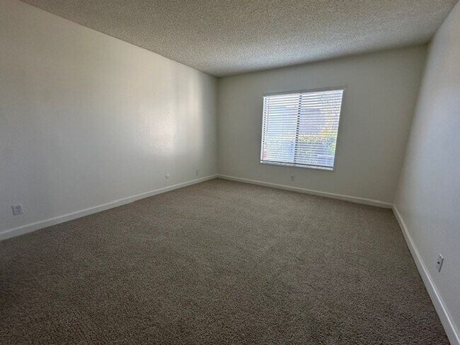 Building Photo - Available now | 1 Bedroom - 1 Bathroom |  Condo in Colton!