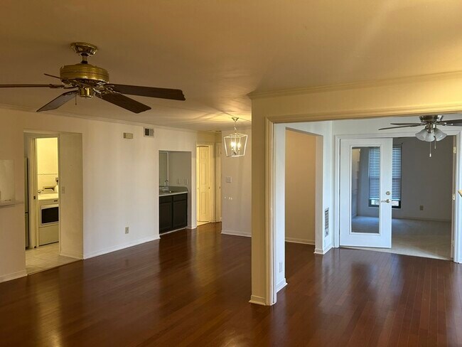 Building Photo - Move-in Ready Luxurious 2 bedroom, 2 bathroom affordable condo in Hoover, Alabama