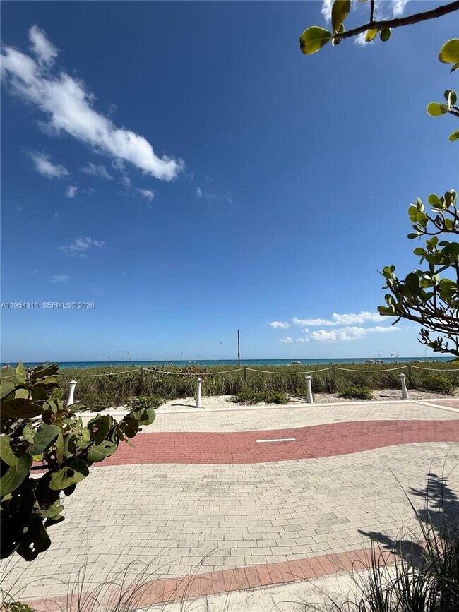 Building Photo - 5055 Collins Ave