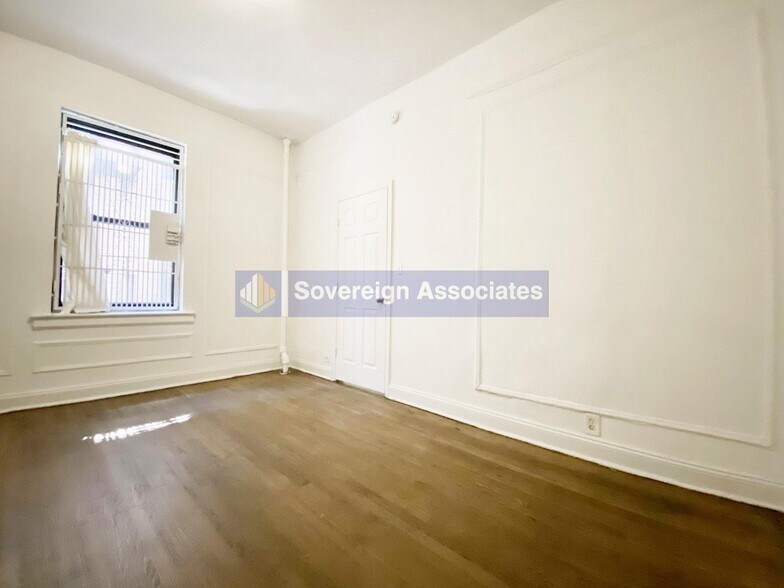 Building Photo - 45 Tiemann Pl