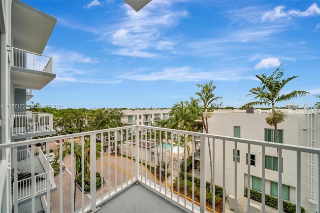 Building Photo - 2100 Van Buren St