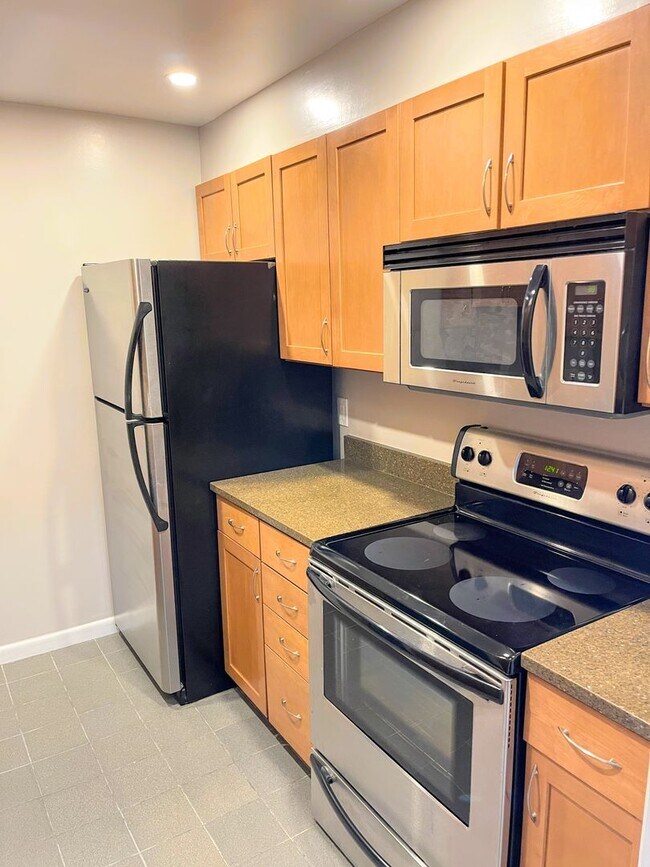Building Photo - 1140 23rd St NW