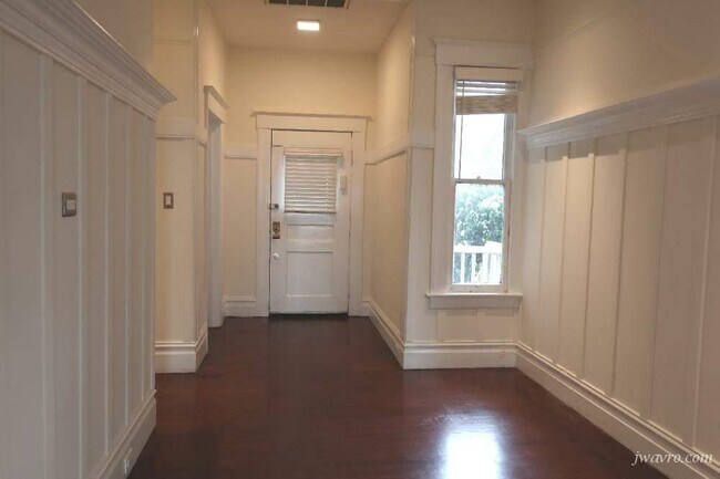 Building Photo - 445 Hoffman Ave