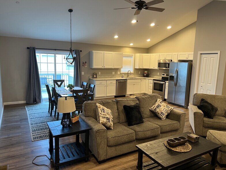 Building Photo - 1407 Cedar Run