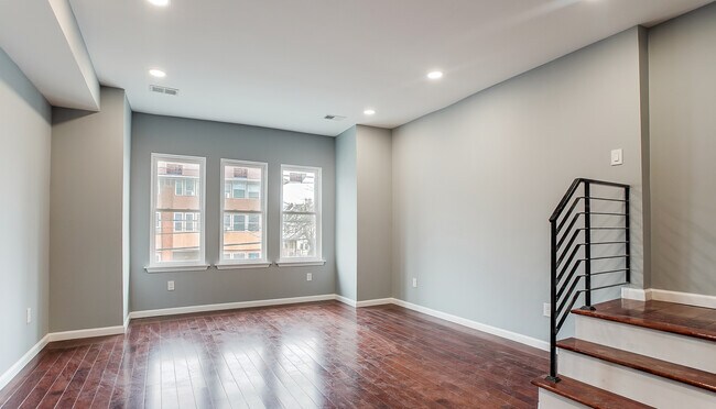 Building Photo - 212 S 50th St