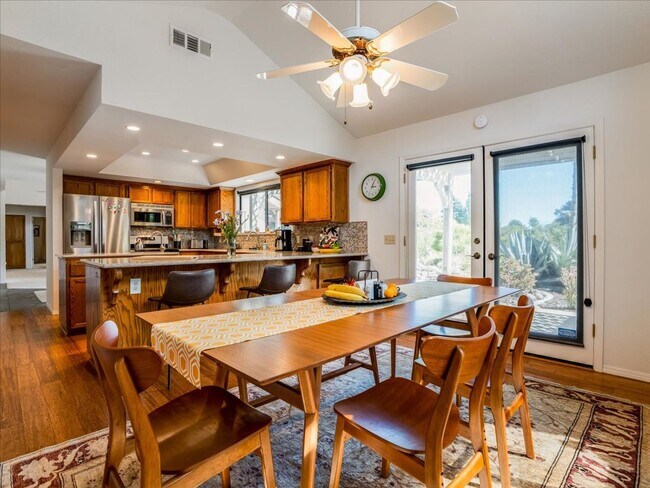 Building Photo - 271 Twin Ridge Dr