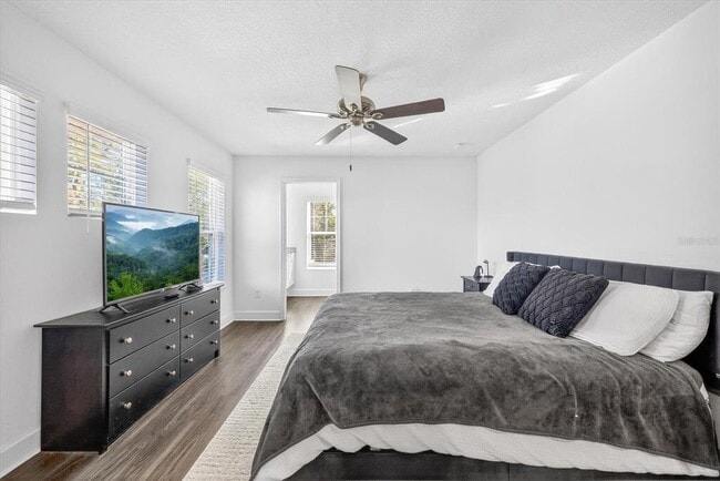 Building Photo - 115 E Broad St