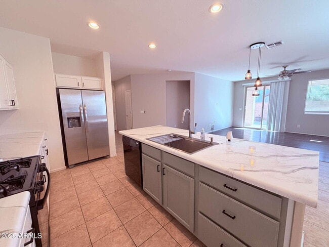 Building Photo - 21121 E Via De Olivos