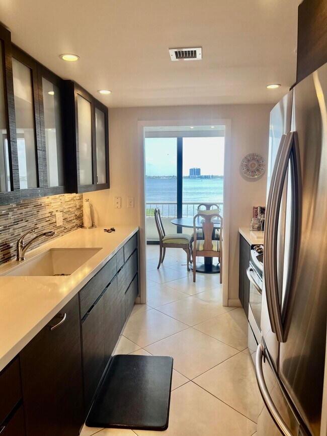 Building Photo - 5550 N Ocean Dr