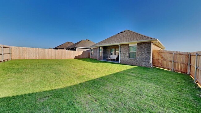 Building Photo - LUXURY 3 bedroom 2 bathroom cottage in 55+ community in Warr Acres, OK (LEASING SPECIAL)