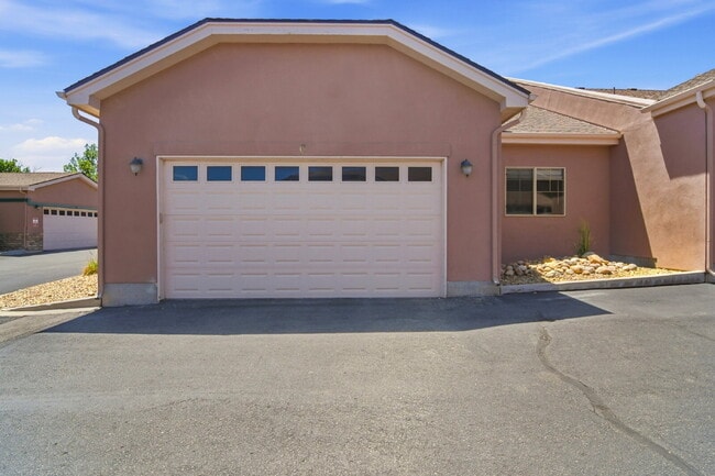 Building Photo - $2,940.45 - 4 Bed, 3 Bath Townhome In Commerce City with Central AC and In Unit Laundry!