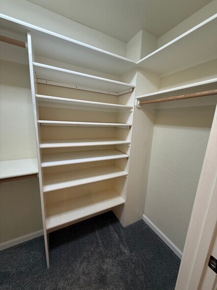 Building Photo - 1750 Sandstone Dr