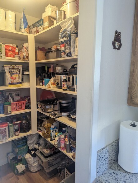 Building Photo - 535 N Yucca Ridge Rd