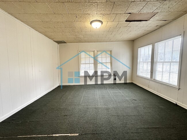 Building Photo - 629 E Olive St