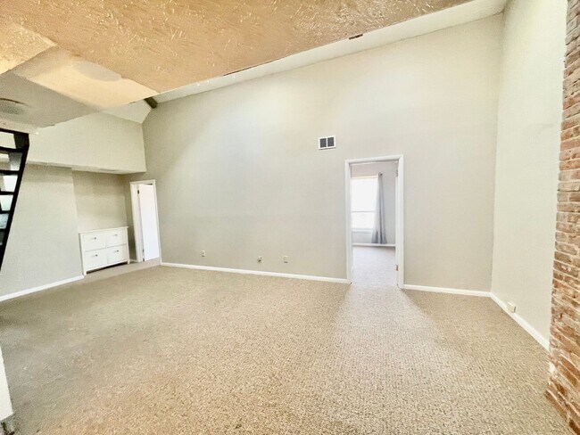 Building Photo - 332 Lehigh Avenue (Full Service)