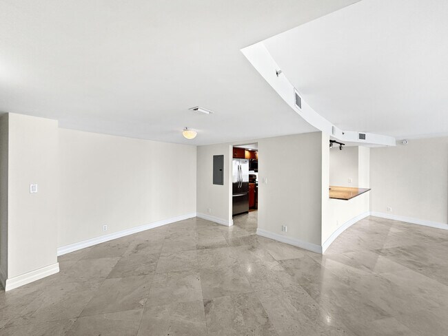 Building Photo - 3000 N Ocean Dr